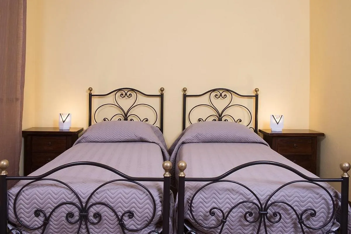 Borgo Fontaccia - Rooms & Pool Pignano Guest house